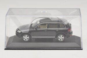 Volkswagen Touareg 7L Juodas Minichamps 1:43 TOUAREG002 Metalas - nuotrauka 4 iš 5