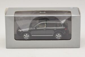 Volkswagen Touareg 7L Juodas Minichamps 1:43 TOUAREG002 Metalas - nuotrauka 5 iš 5