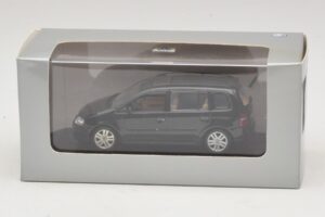 Volkswagen Touran 1T Juodas Minichamps 1:43 TOURAN005 Metalas - nuotrauka 5 iš 5