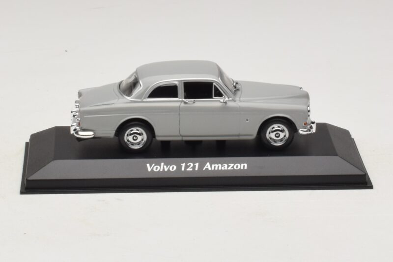 Volvo 121 Amazon Pilkas Maxichamps 1:43 Volvo 121 Amazon Pilkas Maxichamps 1:43 940171000 Metalas