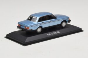 Volvo 240 GL Blue Metallic Maxichamps 1:43 940171400 Metalas - nuotrauka 2 iš 5