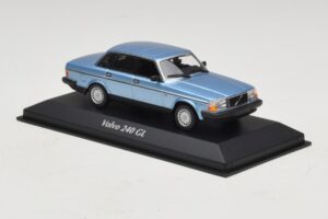 Volvo 240 GL Blue Metallic Maxichamps 1:43 940171400 Metalas - nuotrauka 3 iš 5
