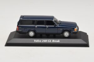 Volvo 240 GL Universalas Tamsiai Mėlynas Maxichamps 1:43 Volvo 240 GL Universalas Tamsiai Mėlynas Maxichamps 1:43 940171412 Metalas