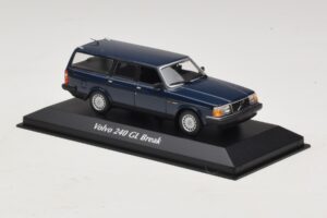 Volvo 240 GL Universalas Tamsiai Mėlynas Maxichamps 1:43 940171412 Metalas - nuotrauka 3 iš 5