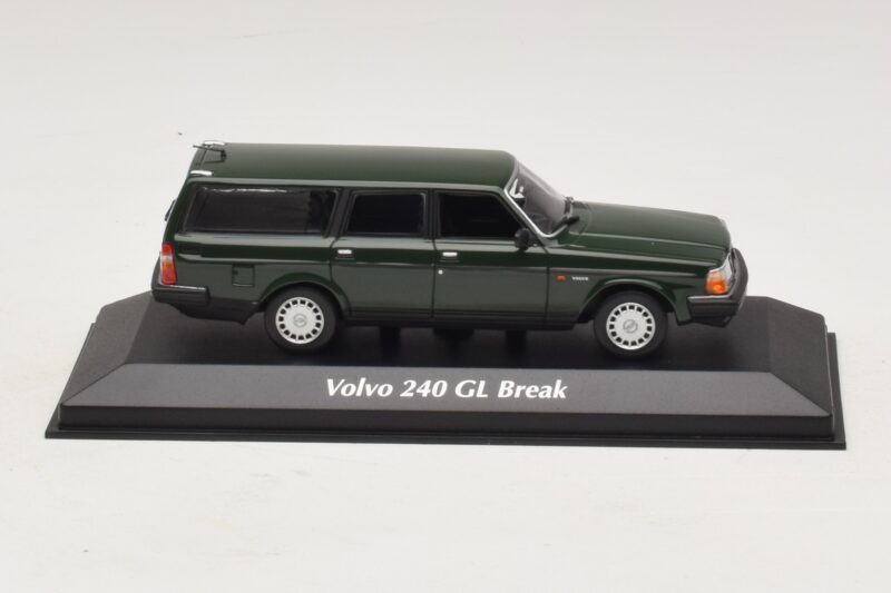Volvo 240 GL Universalas Tamsiai Žalia Maxichamps 1:43 Volvo 240 GL Universalas Tamsiai Žalia Maxichamps 1:43 940171411 Metalas