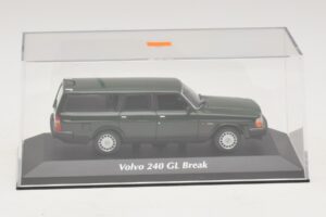 Volvo 240 GL Universalas Tamsiai Žalia Maxichamps 1:43 940171411 Metalas - nuotrauka 4 iš 5