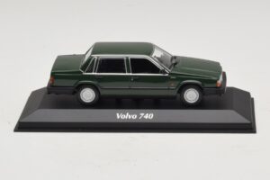 Volvo 740 Tamsiai Žalias Maxichamps 1:43 940171700 Metalas